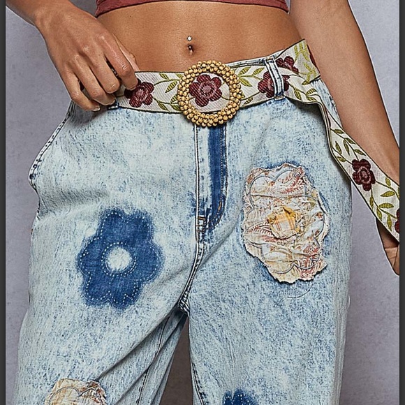 POL. 🩵 Floral Embroidered Patchwork Pants - Picture 2 of 6